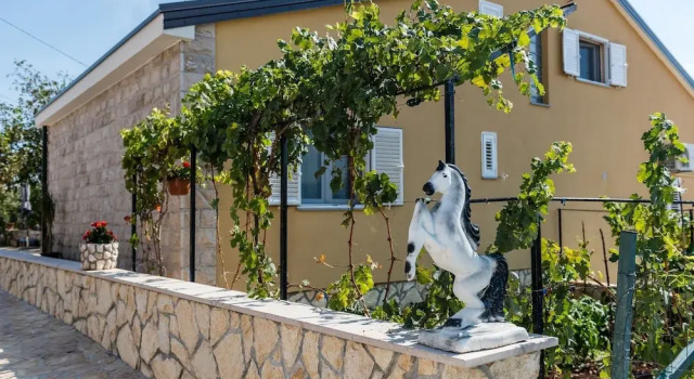 Nice Home In Poljica Imotska, Забронировать Дом для отпуска Коттеджи Dalmatian Zagora, Коттедж