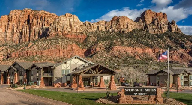 Люкс Standard SpringHill Suites by Marriott Springdale Zion National Park