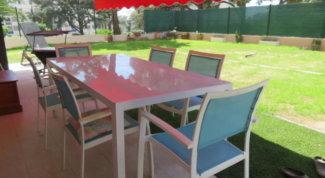 Апартаменты Superbe Rez de Jardin Dans Residence Au Calme