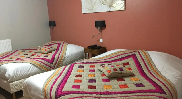 Четырёхместный номер Comfort Hôtel & Appartements Le Florence