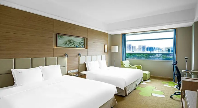 Четырёхместный номер Standard Holiday Inn Changzhou Wujin by IHG