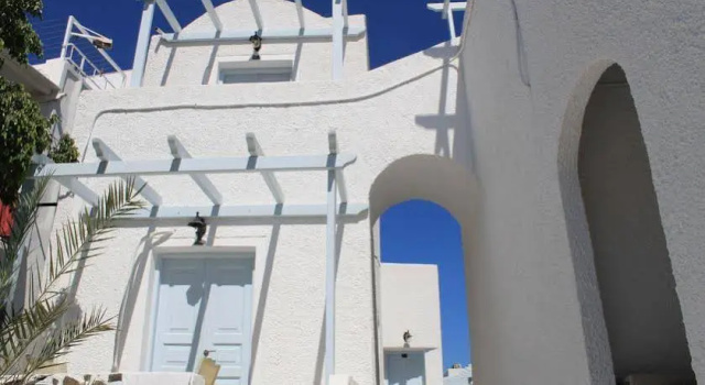 Angels In Fira Hotel