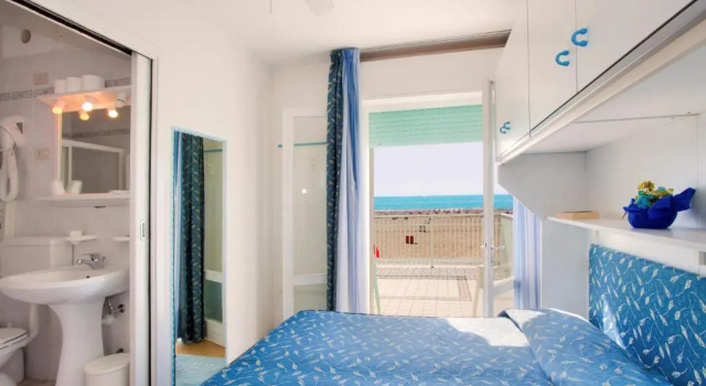 Двухместный номер Standard с балконом и с видом на море Hotel Sanremo
