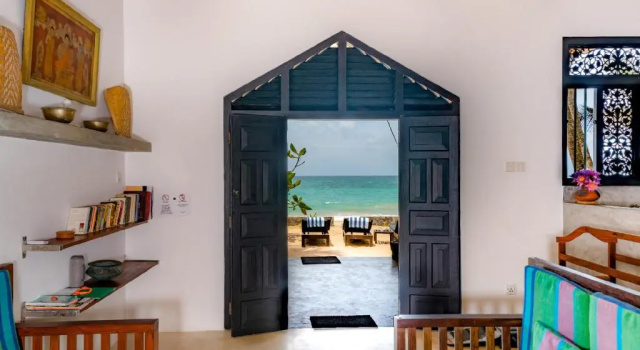 Вилла рядом с пляжем Blue Parrot Beach Villa