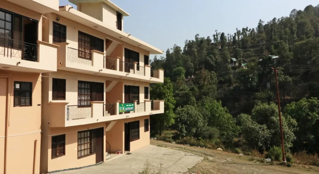 OYO 14193 Home Exotic 2BHK Cottage Sattal Road, Забронировать Дом для отпуска Коттеджи Пангот, Коттедж