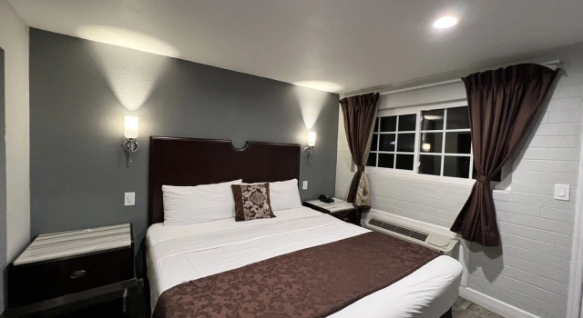 Relax Inn, Забронировать Мотель Отели Флагстафф с парковкой, Парковка