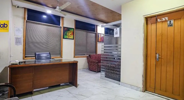 FabHotel Blue Moon Home Stay, Забронировать Отель Нью-Дели Национальный столичный округ Дели, рядом с Стадион «Тхягарай»