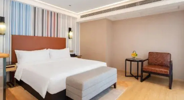 Люкс Joy Holiday Hotel Shenzhen (Luohu Port Huangbeiling Subway Station)