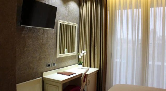 Трёхместный номер Standard Grand Hotel & Spa Tirana