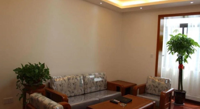 Xi'an Qinguan Business Hotel, Забронировать Отель Yanta Сиань, рядом с Станция метро Tiyuchang