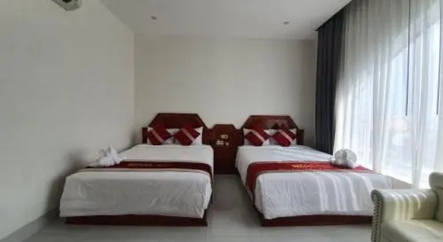 Royal Hotel, Забронировать Отель Бати-Ц Лиу Бакльеу