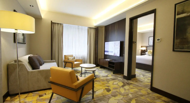 Люкс семейный с 2 комнатами Royal Plaza on Scotts