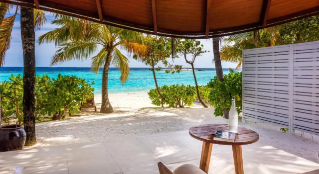 Двухместное Пляжная вилла Дуплекс The Centara Collection, Machchafushi Island Resort & Spa Maldives - Stay 4 nights or more, enjoy 25 percent off Seaplane transfers, valid for stays from 10 Apr to Sep 2026