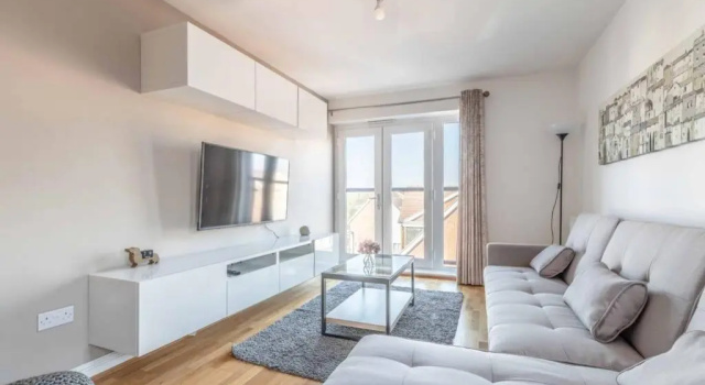 2 Bed & 2 Bath Modern Apartment - Free Parking, Rezervovat Apartmán Slough Buckinghamshire