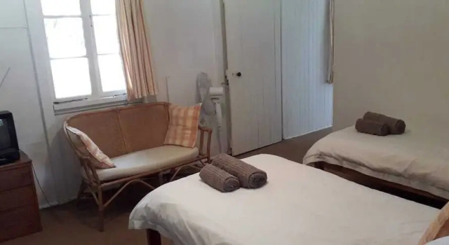 Woodbourne Resort, Забронировать Курортный отель Отели Найсна с бассейном, Бассейн