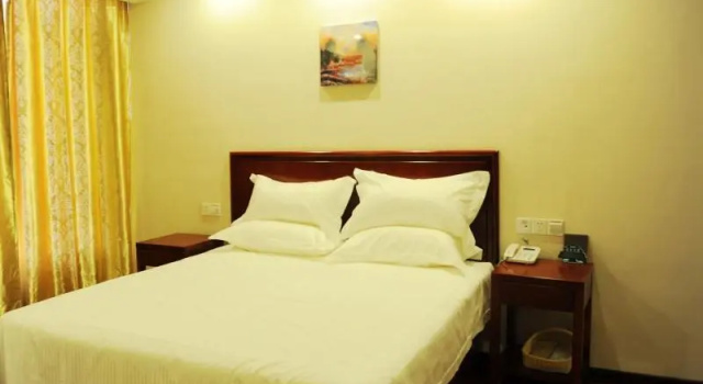 Номер Standard GreenTree Inn Qinhuangdao Peace Avenue Express Hotel