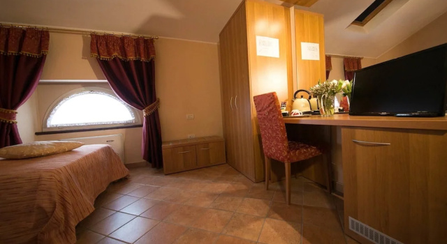 Locanda Ca’ Rossa, Забронировать Отель Сан-Джованни-ин-Кроче Ломбардия