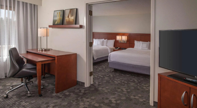 Четырёхместный люкс c 1 комнатой Sonesta Select Greenbelt College Park