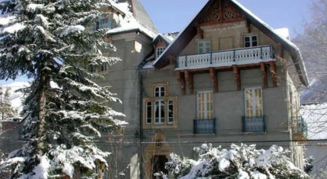 Pavillon Sévigné, Забронировать Отель Баньер-де-Люшон Luchon Superbagnères Ski Resort
