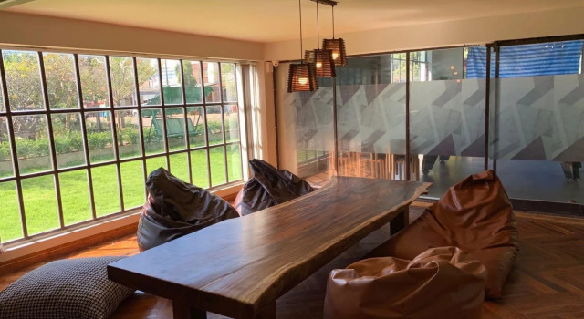 You Empire Hostel & Bar, Брондау Хостел Pakse Champasak, Champasak Stadium маңындағы