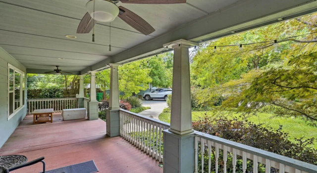 Spacious Downtown Chico Home ~ Half Mile to Csu!, Забронировать Дом для отпуска Отели Чико с парковкой, рядом с Университет штата Калифорния в Чико, Парковка