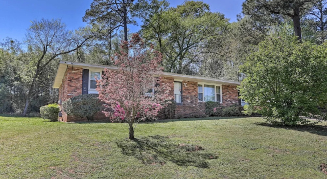 Spacious Retreat ~ 1 Mile to Augusta National!, Buchen Sie Ferienhaus Villen in Augusta, Villa