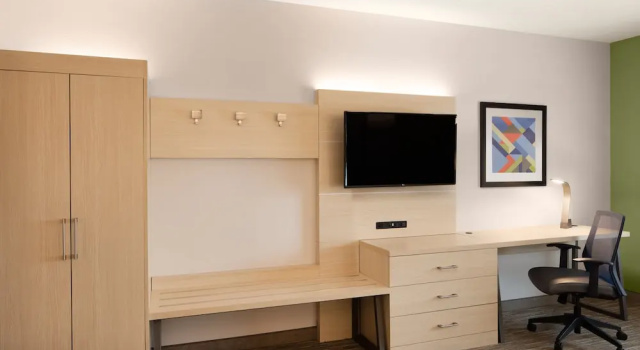 Двухместный люкс Holiday Inn Express & Suites Ft Myers Beach-Sanibel Gateway by IHG