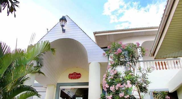 Grand Casamora, Забронировать Отель Ист-Легон Greater Accra