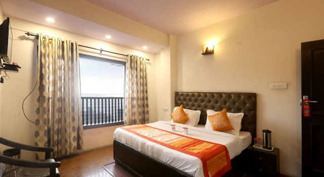 OYO Rooms 055 Mall Rd Tourism Lift, Забронировать Отель Отели штата Химачал-Прадеш 3 звезды, 3*