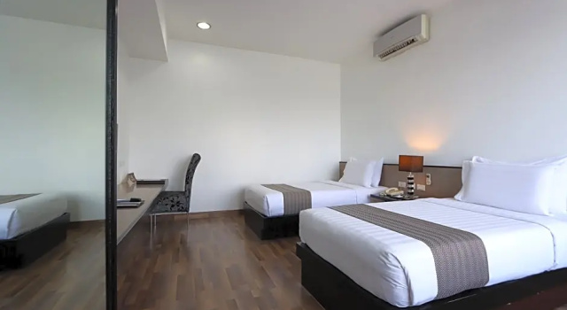 Номер Deluxe Paseo Premiere Hotel