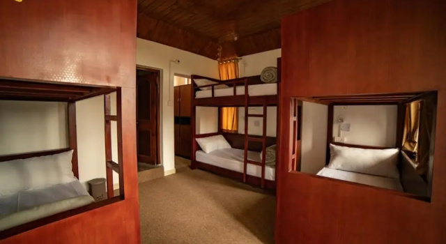 Кровать в общем номере с балконом Alt Life - Dharamkot - Hostel