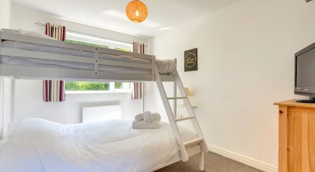 Cozy Holiday Home in Looe near River, Reservar Hotel West Looe Merseyside