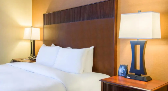 Номер Standard DoubleTree by Hilton Philadelphia Airport