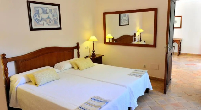 Полулюкс Petit Hotel Es Figueral