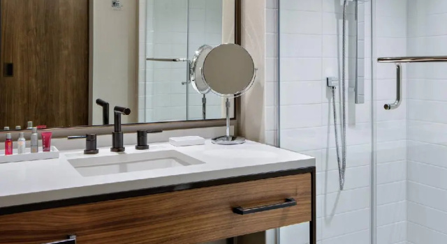 Двухместный клубный номер Standard Houston CityPlace Marriott at Springwoods Village