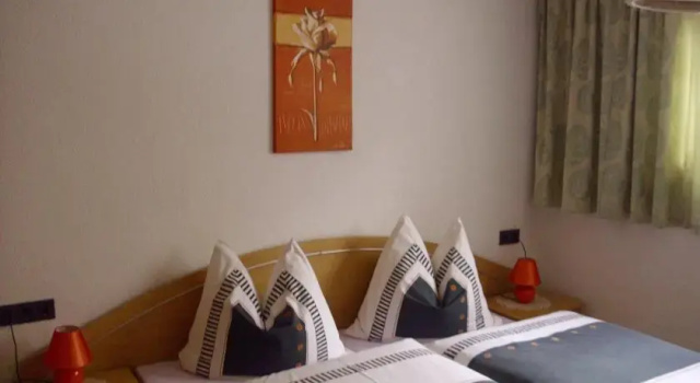 Pension Appartement Jacqueline, Забронировать Апартаменты/квартира Отели Тироля с парковкой, Парковка