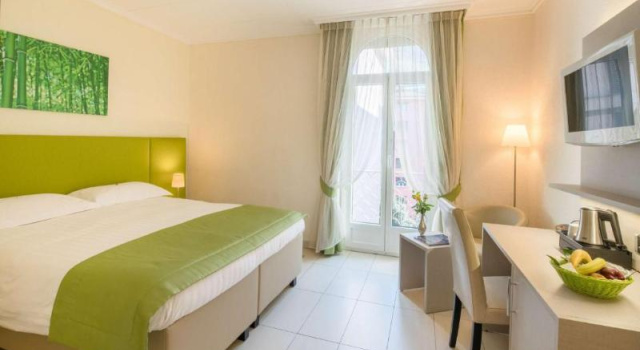 Двухместный номер Standard с балконом Best Western Hotel Bellevue au Lac