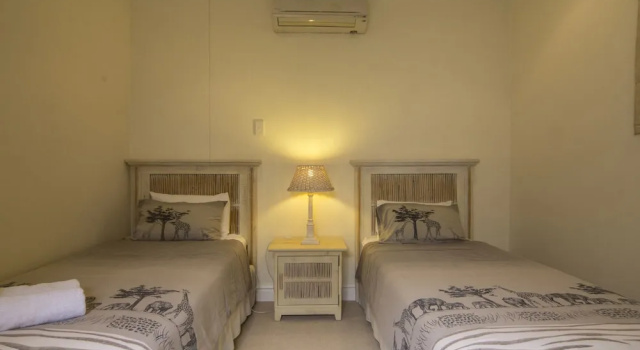 Номер Standard 203 Oyster Quays - by Stay in Umhlanga