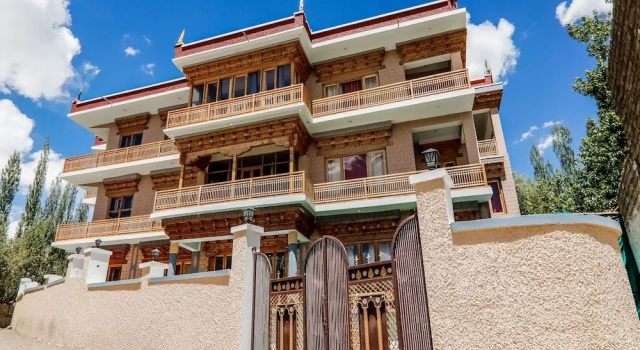 Oyo 38068 Sankar Residency