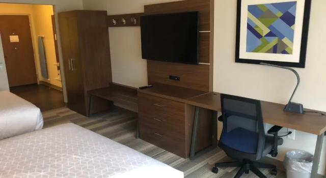 Двухместный номер Standard Holiday Inn Express & Suites Madison by IHG