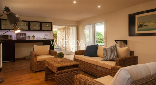 Villa Sitges Tupinetti Beach at 1 min walk Amaizing Garden and View Center Sitges 5 minutes walk NO NEED CAR, Забронировать Вилла Виллы Коста-дель-Гарраф, Вилла
