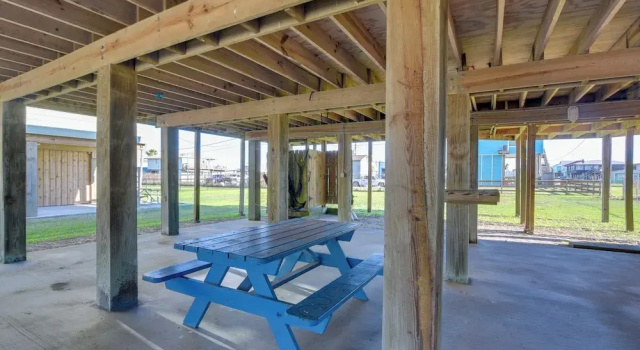 Walk to Shore & Restaurants: Surfside Beach Home!, Varaa Lomakoti Surfside Beach Houston