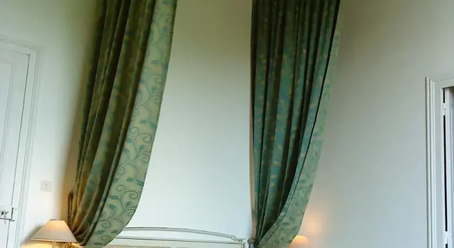 Château de Gerbe, Rezervați Mini-hotel Saint-Remy-en-Rollat Rhône-Alps