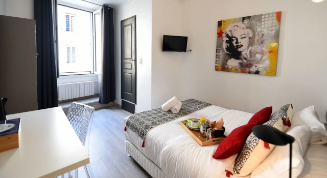 Hotel Du Palais Bastia Centre, Забронировать Отель Отели Бастия с завтраком, Завтраки