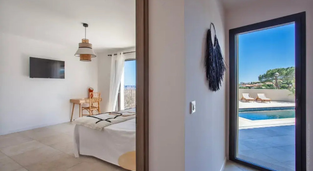 Superb Villa With Pool and sea View, Забронировать Вилла Отели в центре Монтичелло, в центре