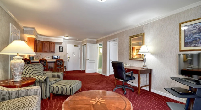 Номер Executive с балконом Roosevelt Inn & Suites Saratoga Springs