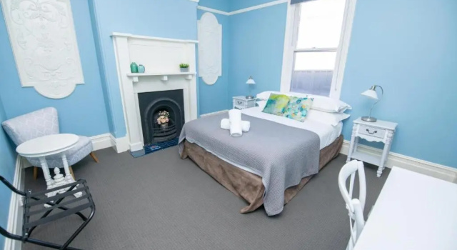 Blue Door Apartments Heritage Charm in CBD, Забронировать Апартаменты/квартира Отели Central West NSW с парковкой, Парковка