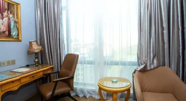 Vienna Hotel (Huaibei Railway Station Wanda Plaza), Забронировать Отель Хуайбэй Аньхой