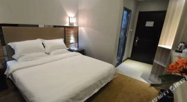 Люкс Business Yuanrun Business Hotel
