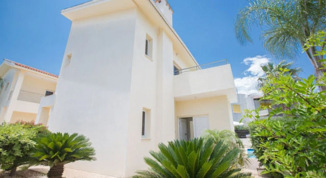 Protaras Delfini Villa Dv4, Boek Villa Famagusta Hotels met een Zwembad, Zwembad